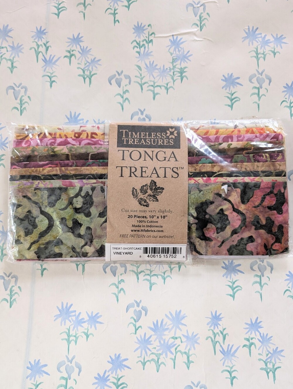 Timeless Treasures Tonga Treats Shortcake NEW Vineyard 20 Piece 10" x 10" Quilt